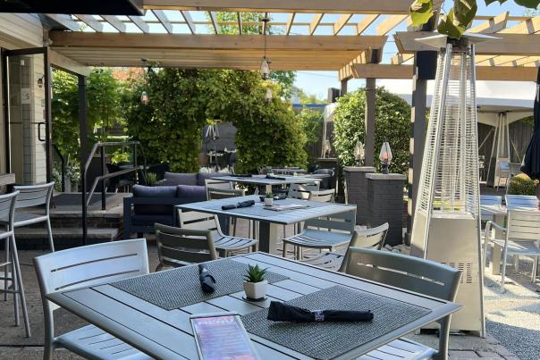 State Street Grill outdoor dining area