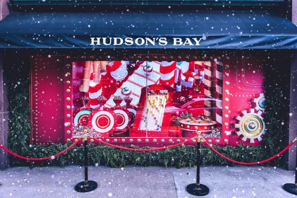 holiday-shopping-Hudsons_Bay_Windows