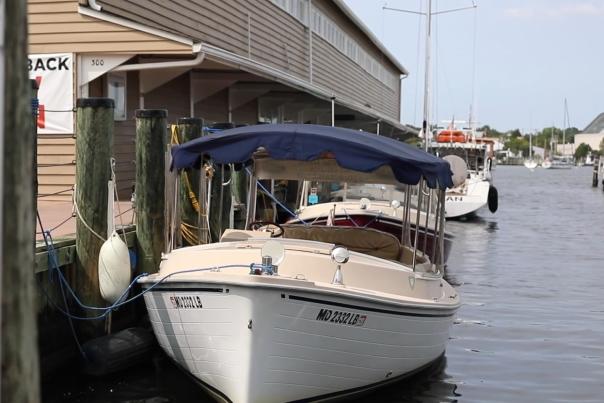 Annapolis Electric Boat Rentals duffy boat.