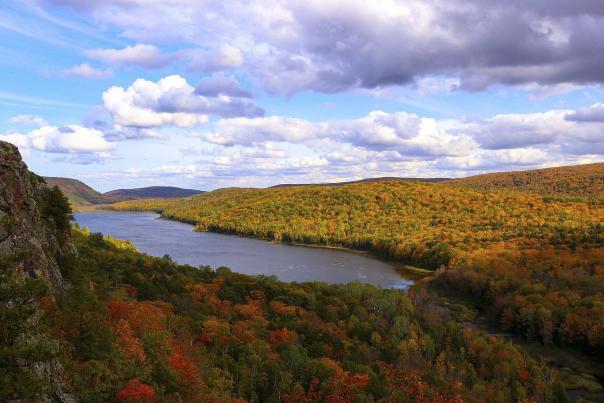 Fall foliage at the Lake of the Clouds in the Porcupine Mountain Wilderness State Park, The Upper Peninsula, Michigan