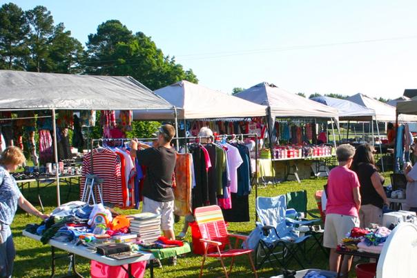 Visitors shopping at the 301 Endless Yard Sale, Johnston County, NC.