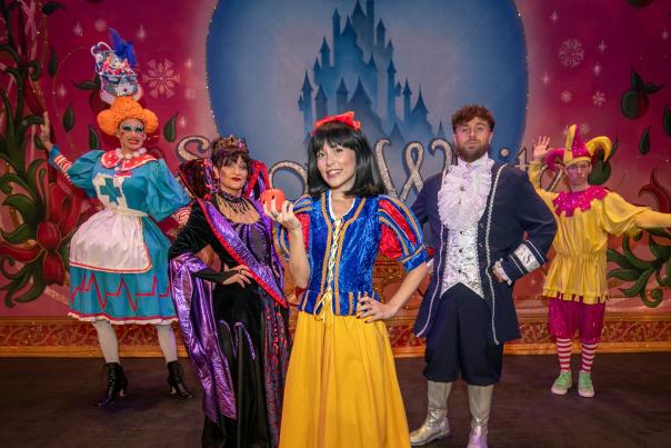 Theatre Royal Portsmouth panto cast