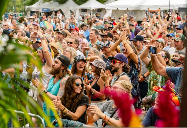 crowd of music lovers at Annapolis Songwriters Festival