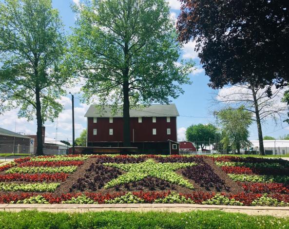 Quilt Gardens In Elkhart County Heritage Trail Flowers Murals