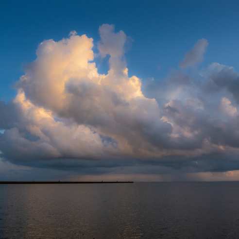 plans-travel-tools-weather-port-aransas-texas-dark-clouds-sky