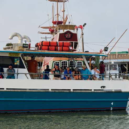 groups-tours-and-attractions-port-aransas-texas-pirate-ship-boat-charter