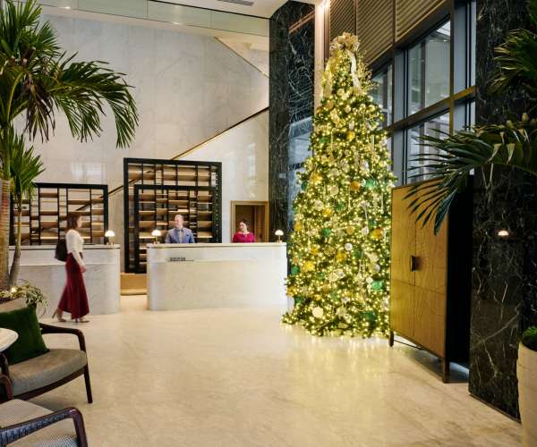 Four Seasons New Orleans - Holiday Lobby