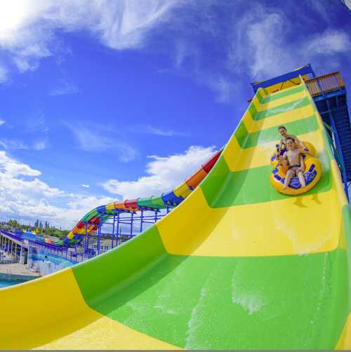 Kids on waterslide - Daytona Lagoon