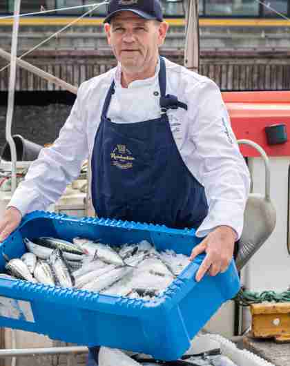 Reidar Fredriksen ved fiskemottaket i Kristiansand