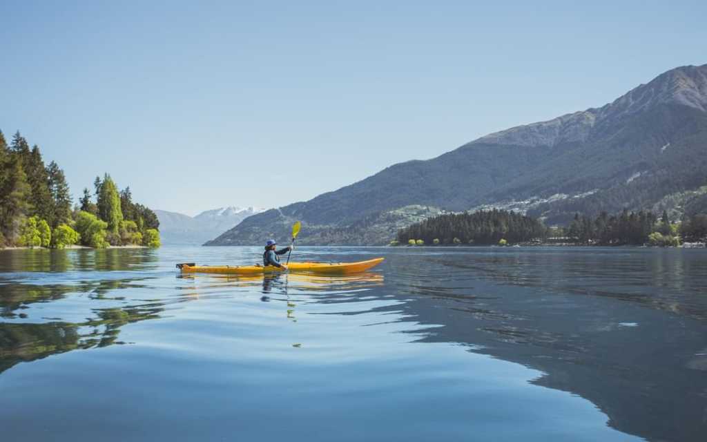 Kayaking on Lake Whakatipu