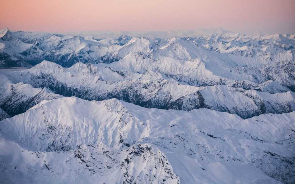 Wanaka-sunrise-mountains