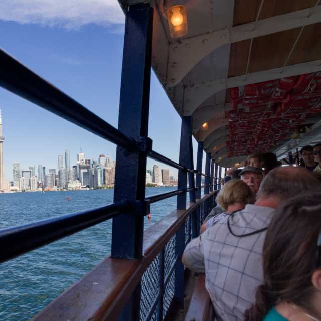 Boat tour of the inner harbour and Toronto Islands.