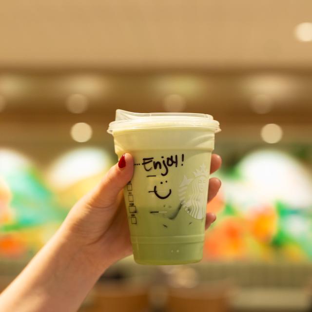 HILTON ANAHEIM OPENS RENOVATED IN-HOUSE STARBUCKS