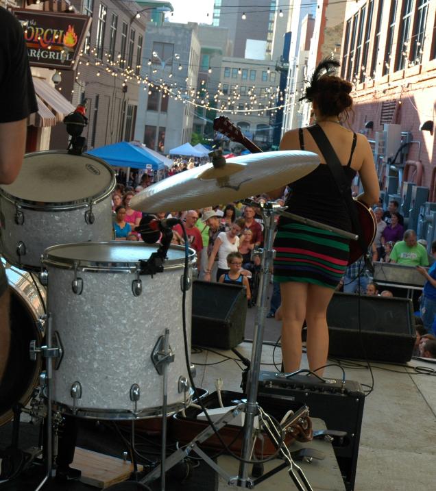 Hundreds of people enjoy the music, food and fun at the annual Flint Alley Fest