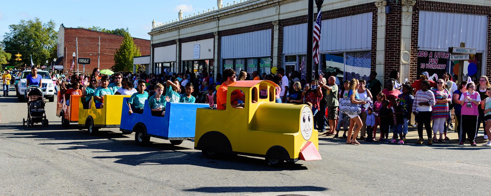 Yahoo Dunn North Carolina Christmas Parade 2022 Promoting Your Event|Visit Johnston County, Nc