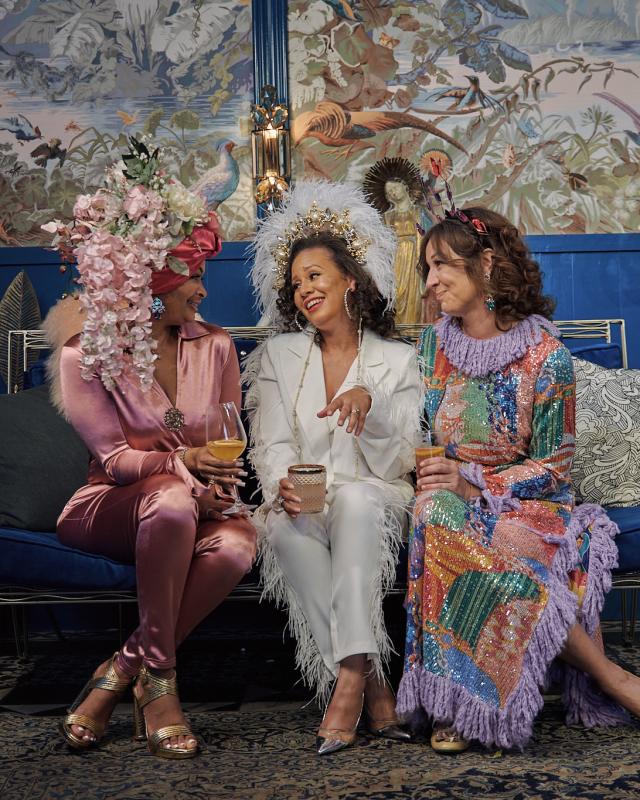 Drinks in the Peacock Lounge – Kimpton Hotel Fontenot