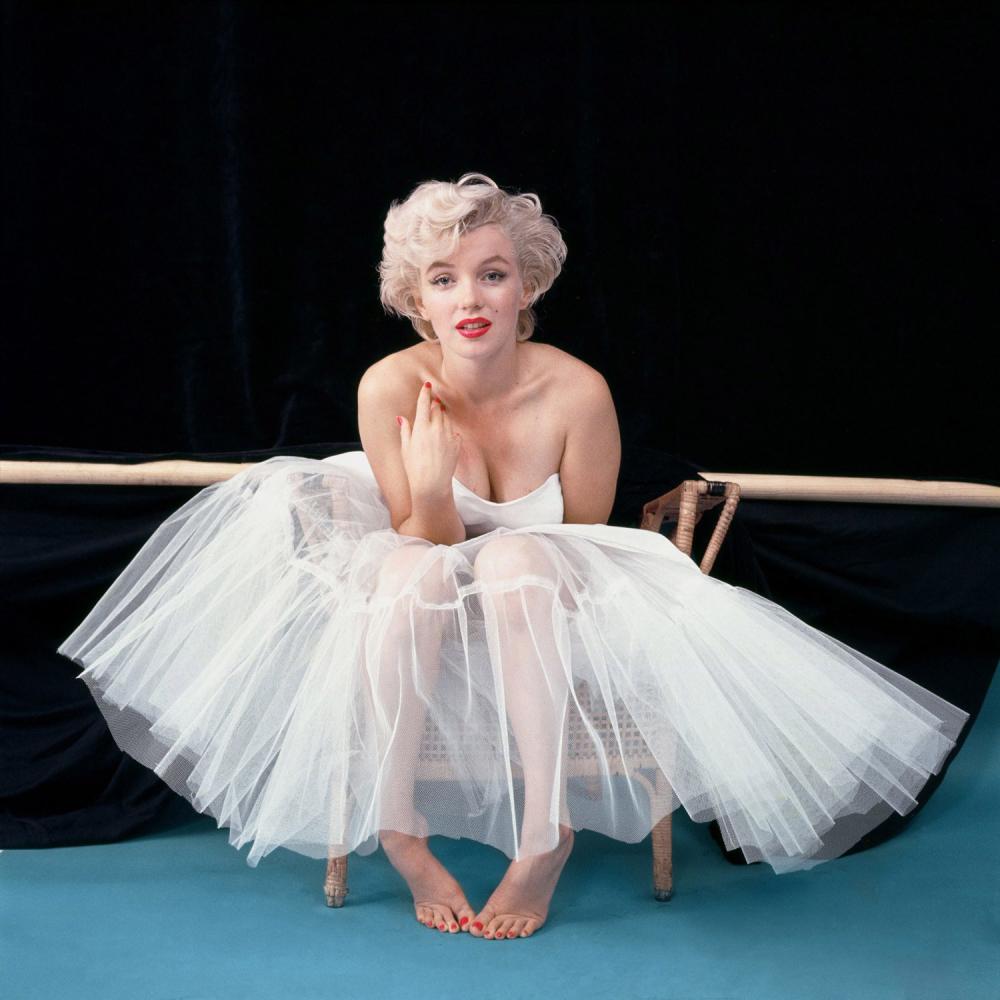 Milton-Green-Marilyn-Monroe-Ballerina-Sitting