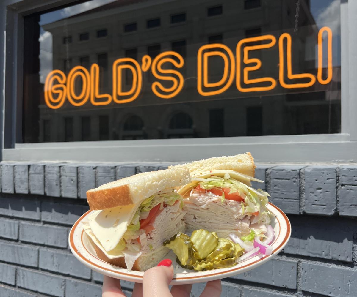 Gold's Deli