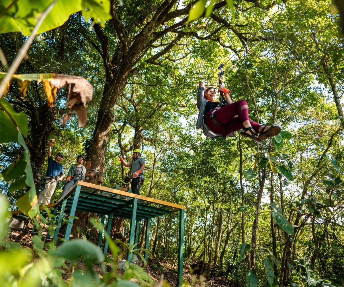 sendero-chorro-el-macho-el-valle-de-anton-cocle-province-panama