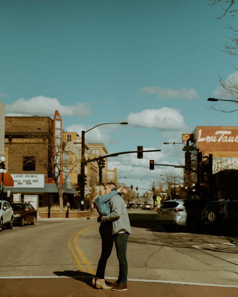 Couple kissing in Downtown Casper
