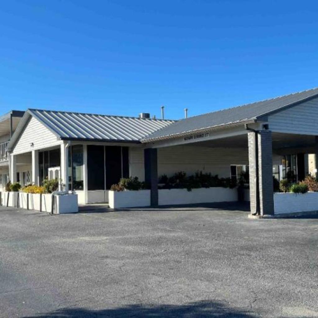 Motel 6 Exterior