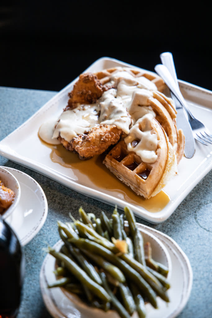 Willy’s Kitchen chicken-n-waffles