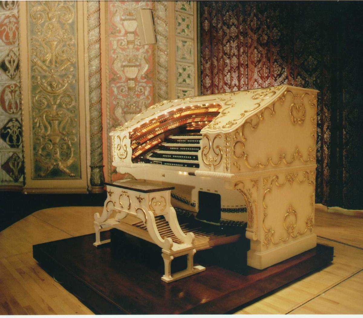 Grande Page Pipe Organ