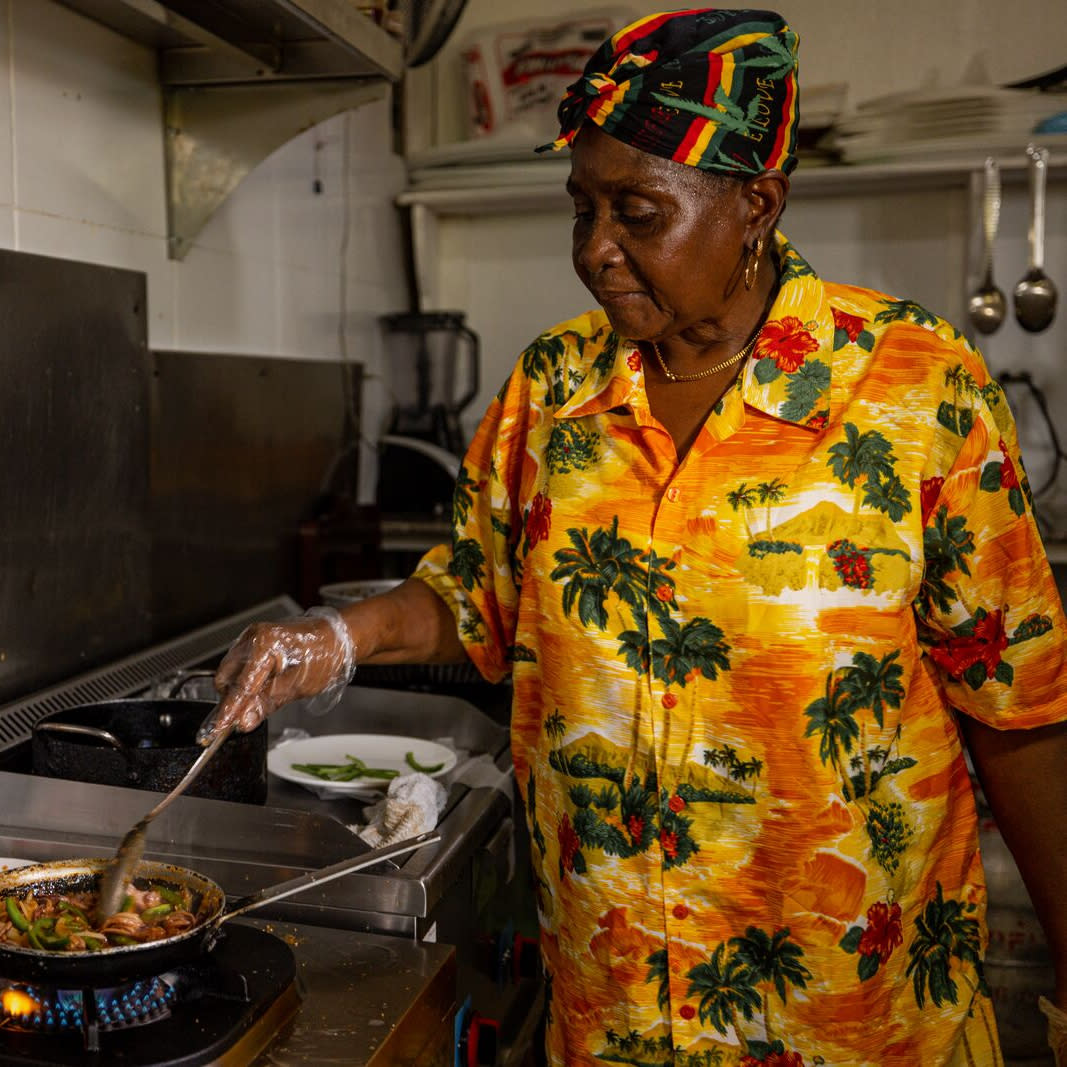 afro-caribbean-cuisine-at-lysset-place-restaurant-isla-bastimentos-bocas-del-toro-province