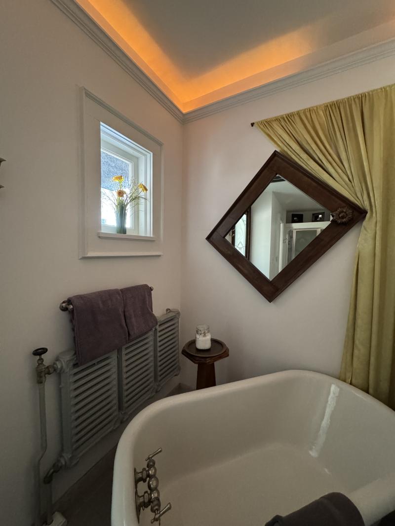 Stewart Inn Bathroom