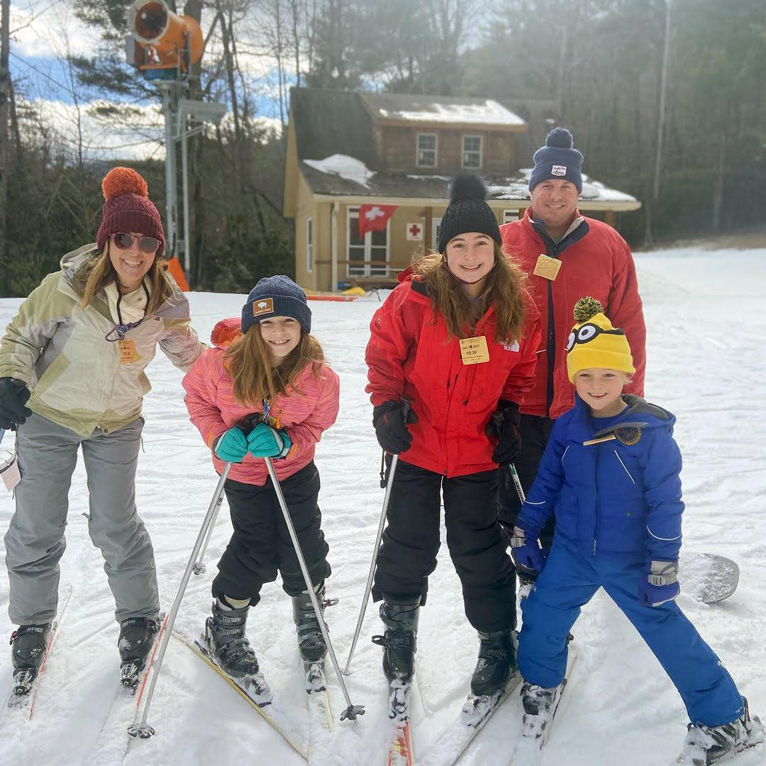 Ski_Sapphire_416e84ac-281f-4189-87e2-ec45a6c9d944