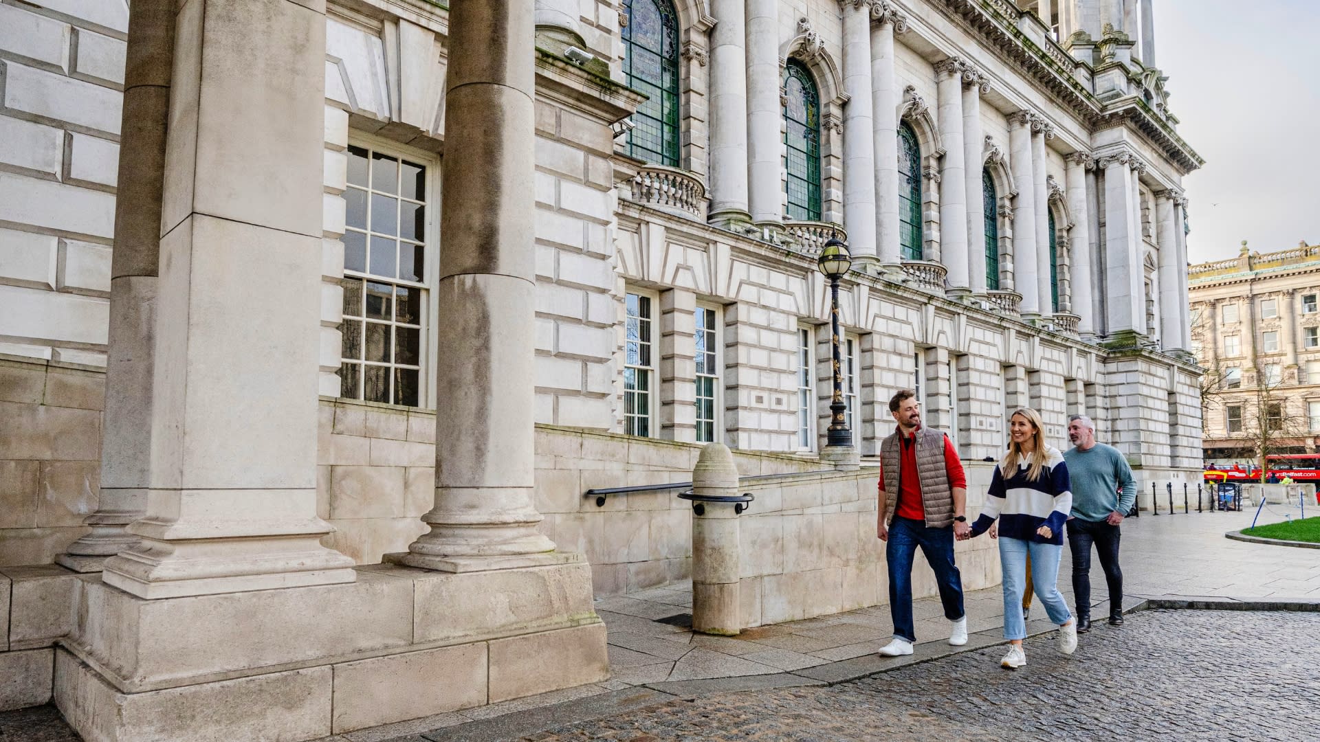 DNI Gallery - Belfast City Hall Couple