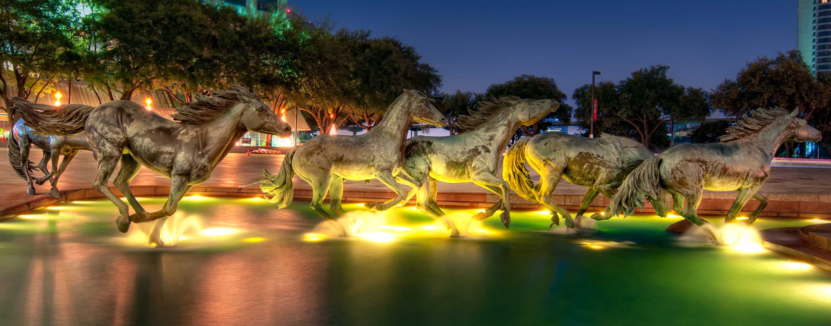 Mustangs at night beauty shot c85950ef 388a 403a a76e d5ae766d6ca7