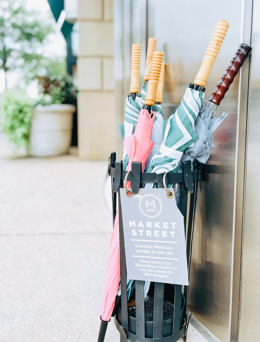 Complimentary Umbrellas at Shop at Market Street