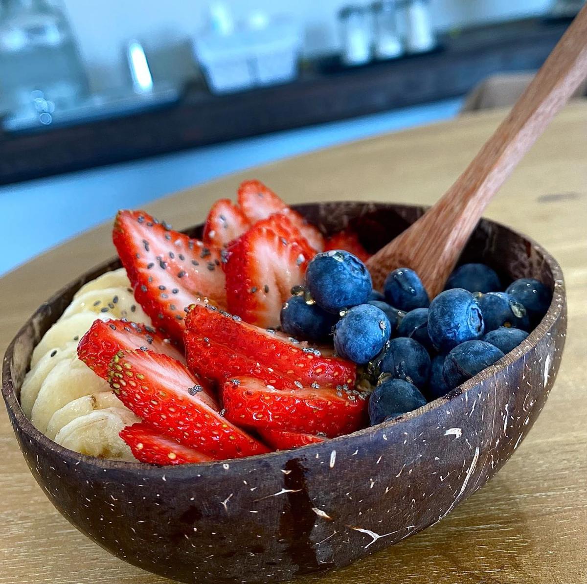 smoothie bowl with fruit