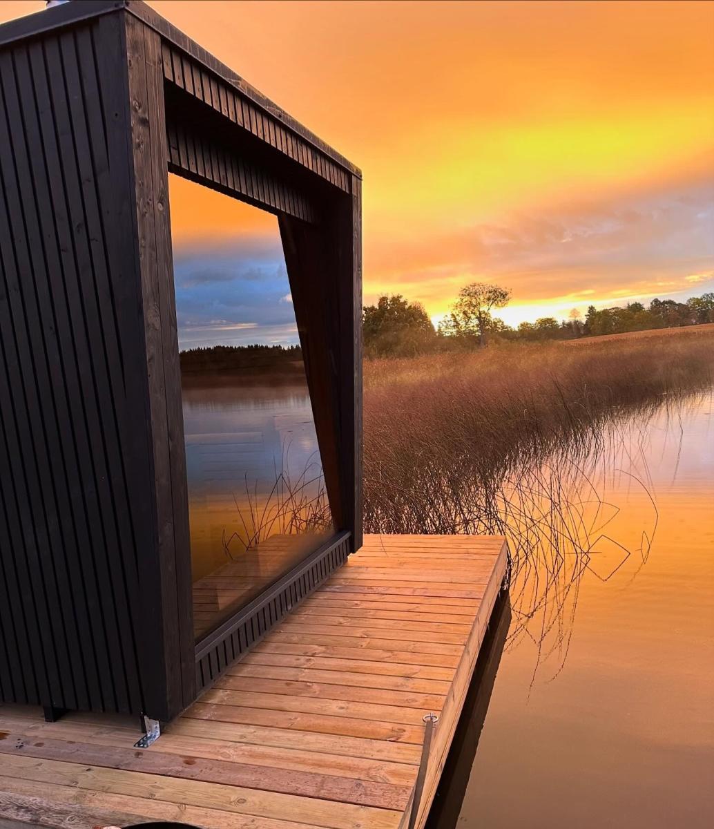 Badstue i solnedgang
