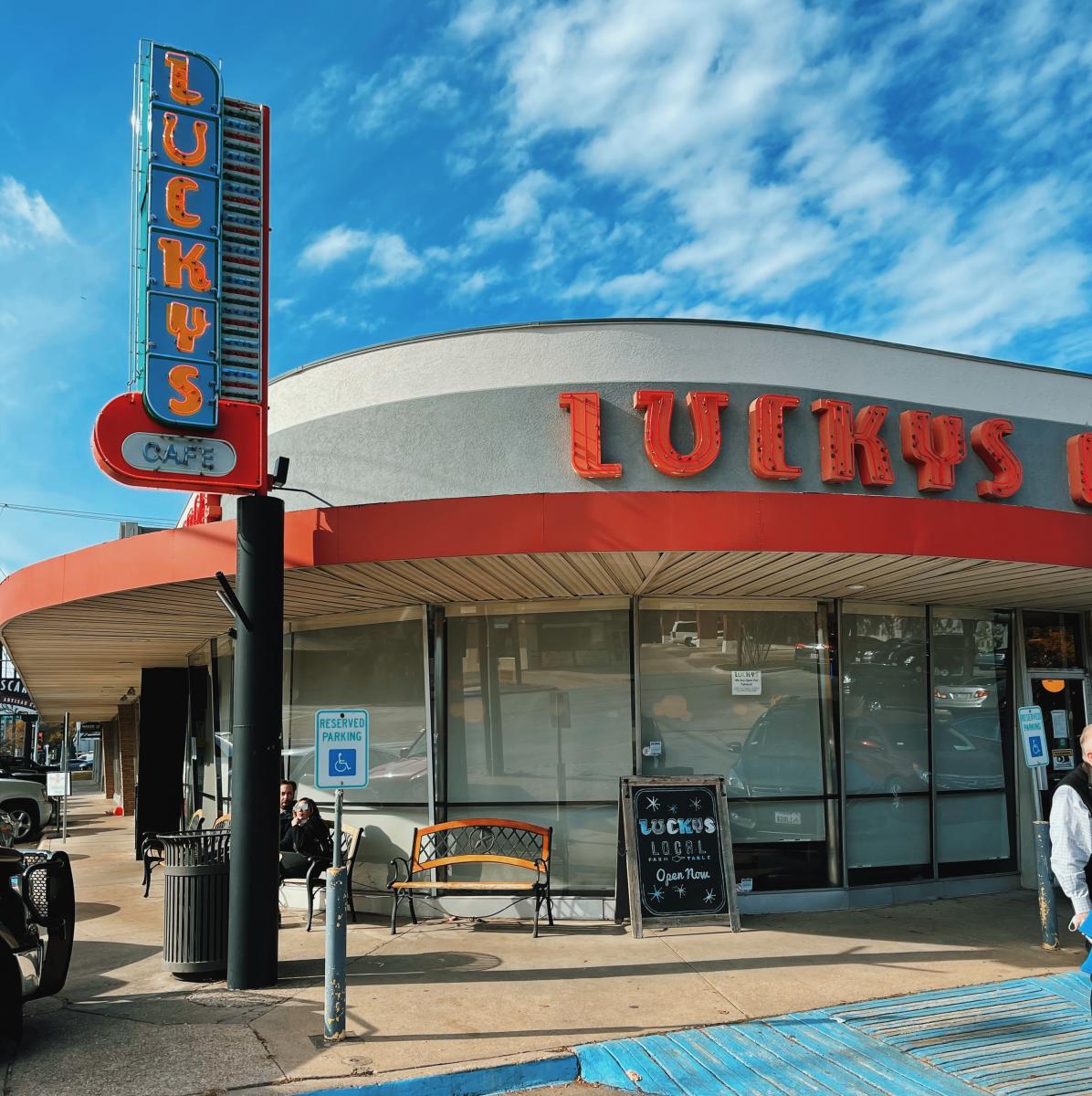 Lucky's Cafe