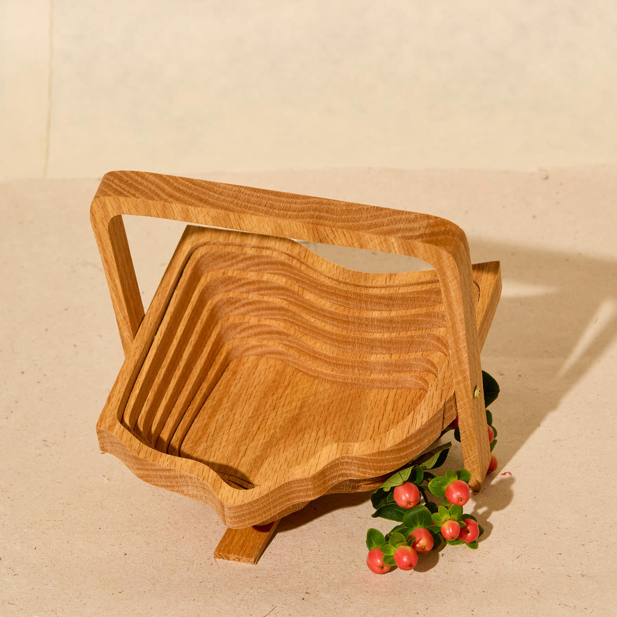 Wooden Ohio state shaped basket that can collapse