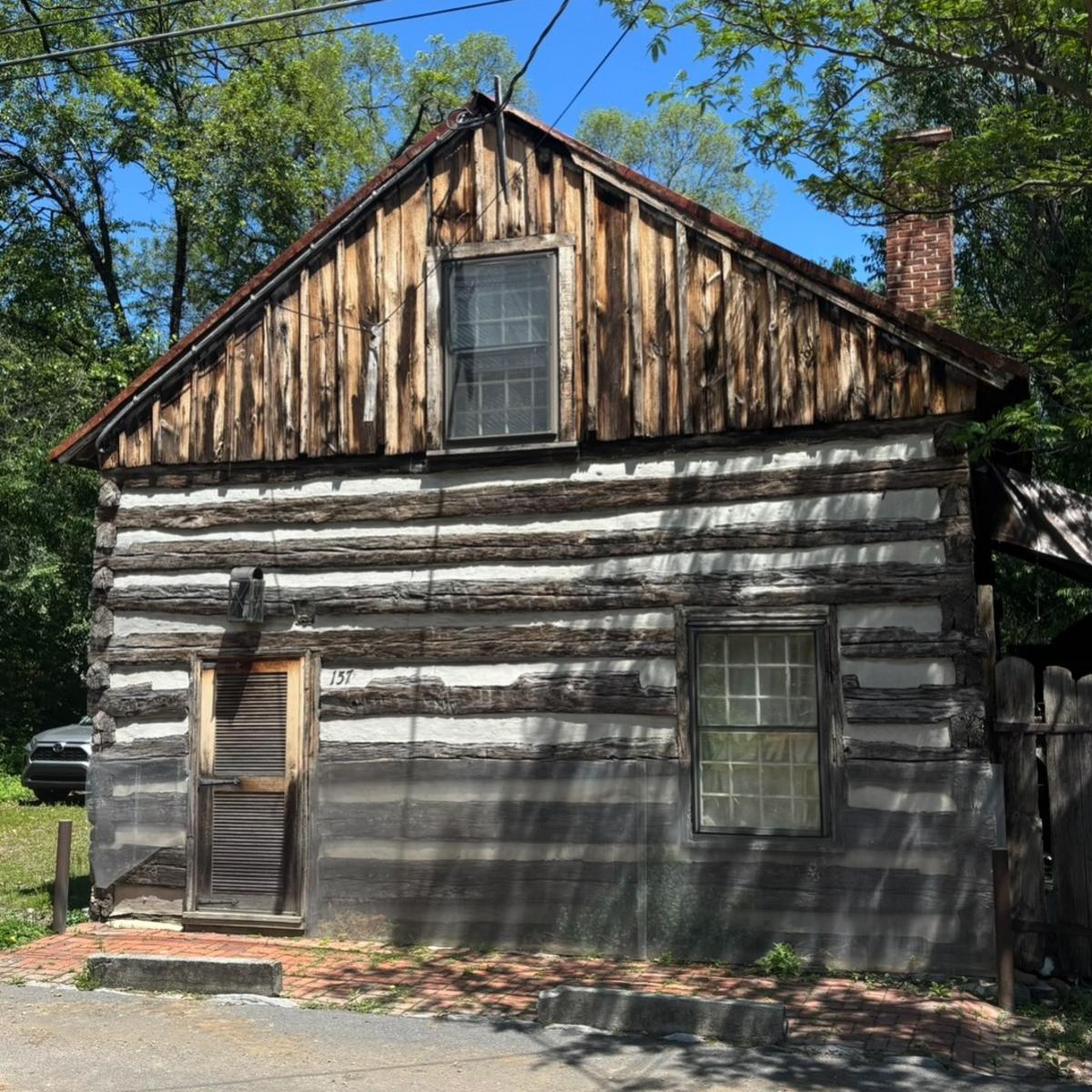 Log House Large