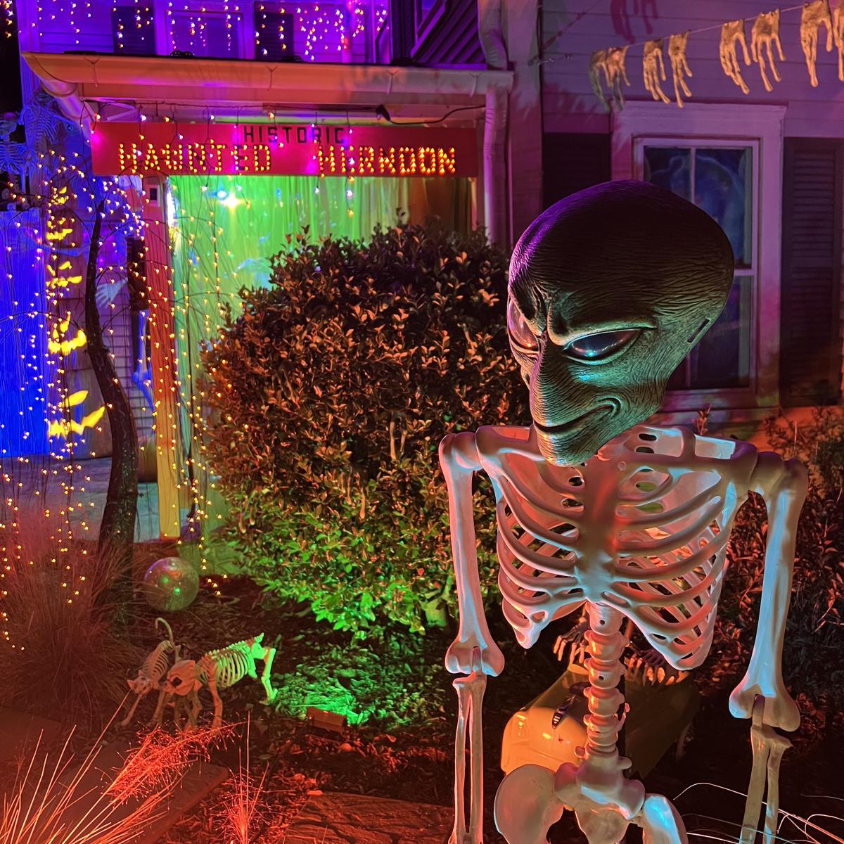 Historic Halloween House - Herndon - Space Aliens 2024