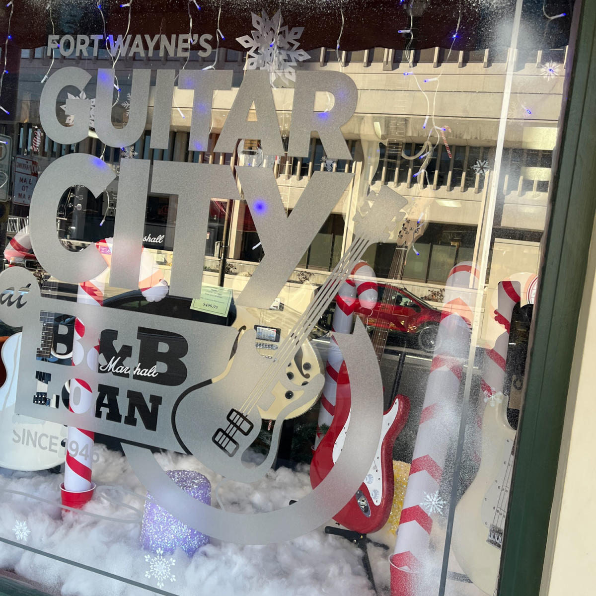 Downtown Holiday Window Decorating Contest 2025: B&B Loan