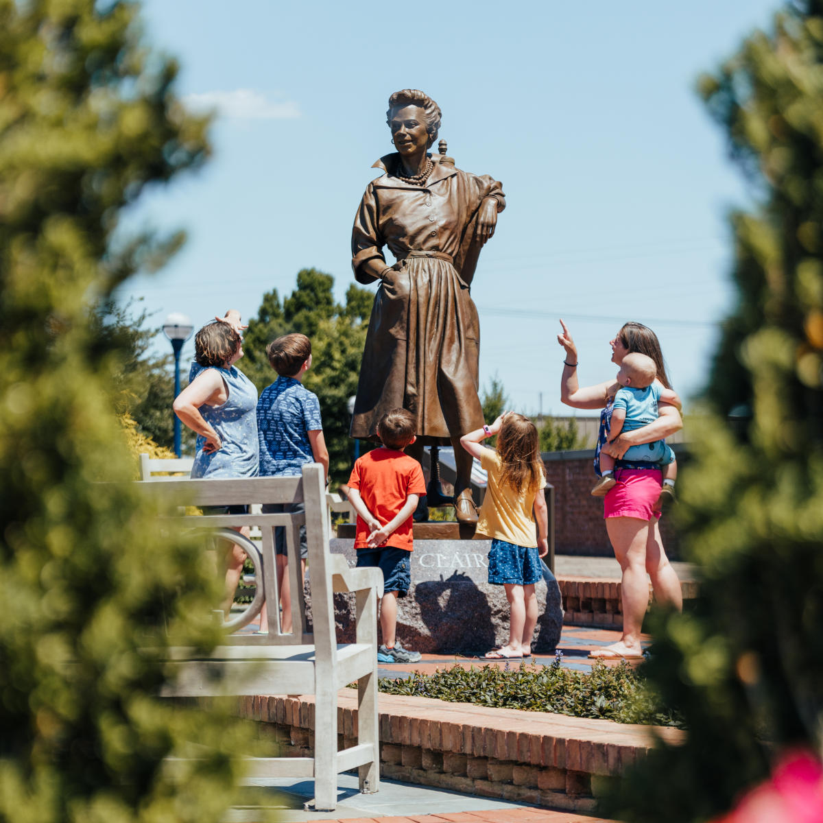 Practical Design for the Modern Woman: Unveiling Frederick's Tribute to Claire  McCardell - BmoreArt