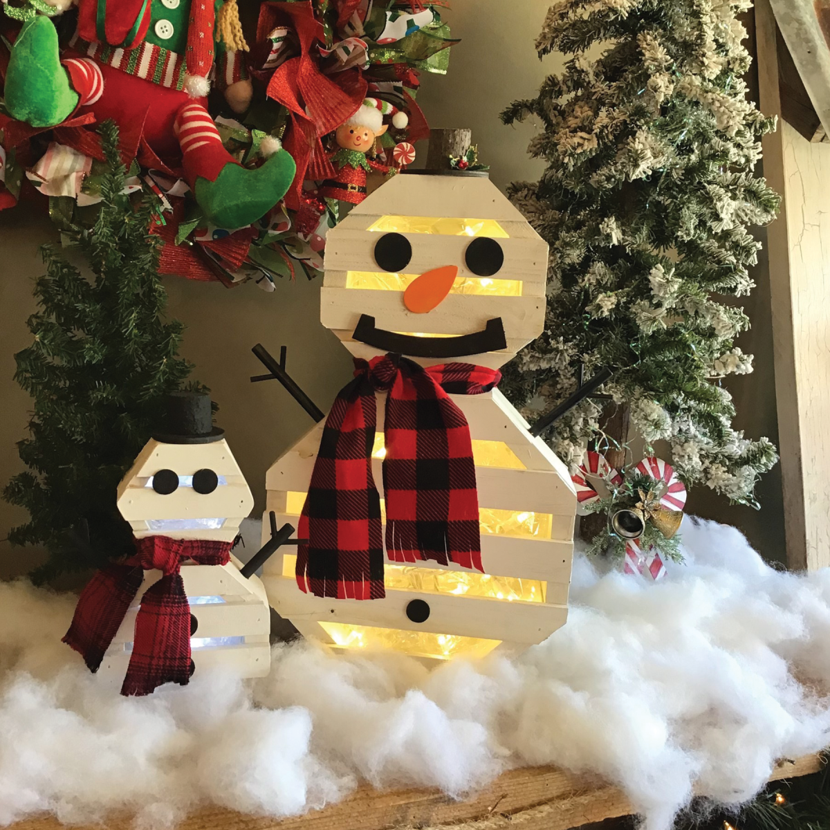 2022 Holiday Gift Guide: Wooden Snowmen