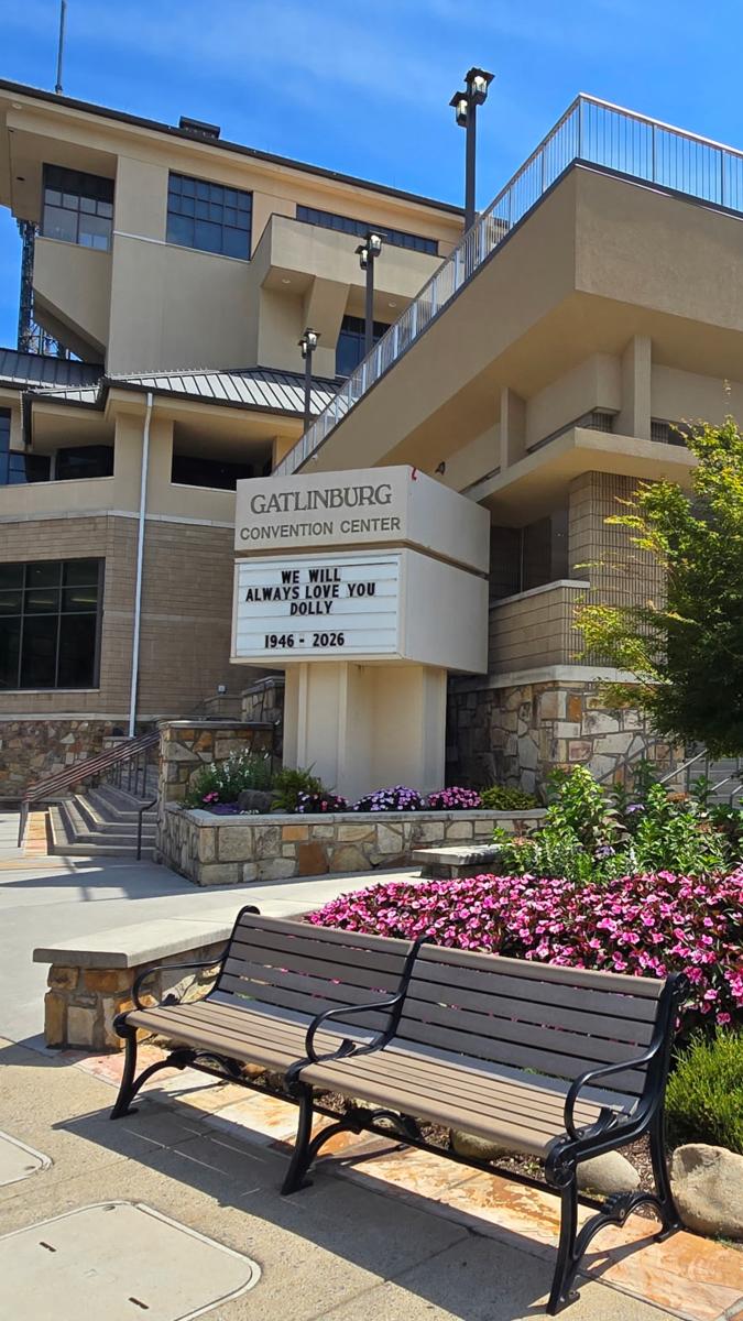 Dolly convention center sign