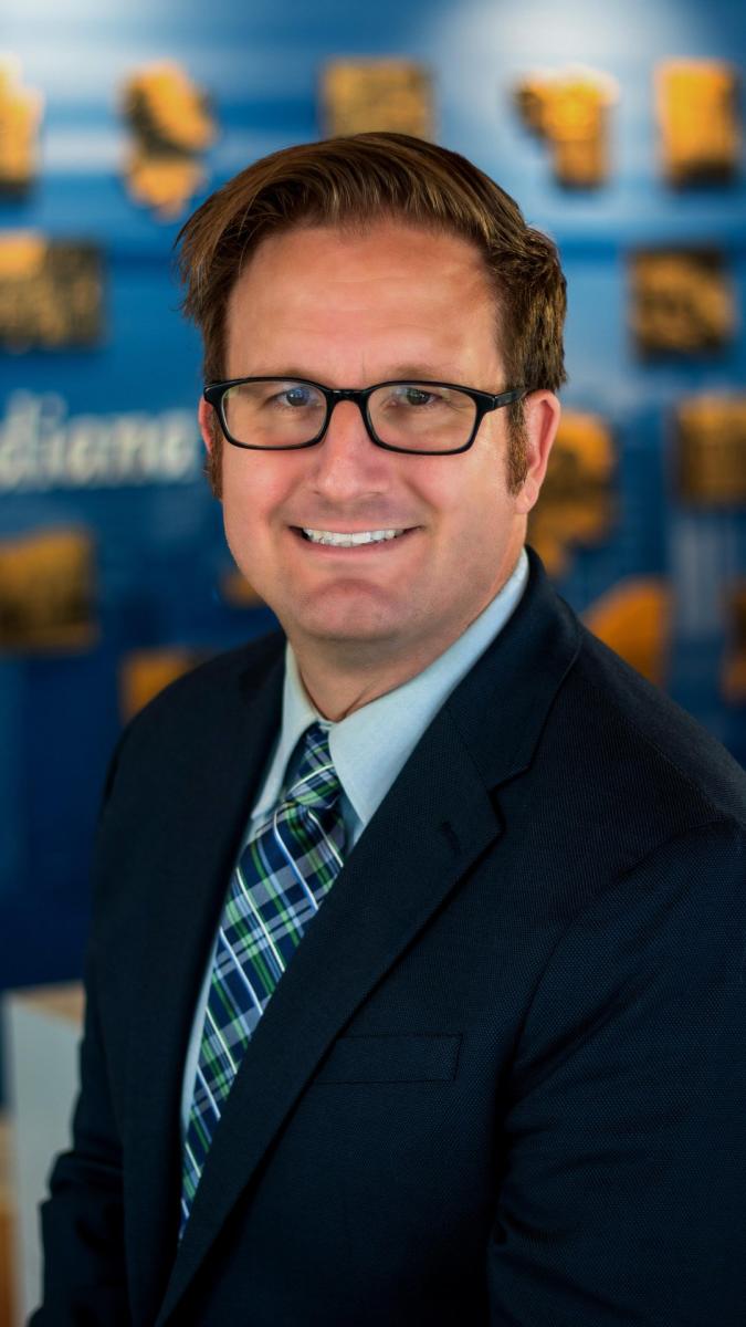 NATE RIGGSCreative Content Producer