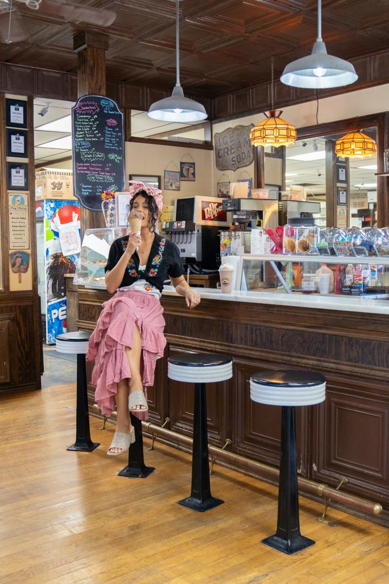 Docs Drug Store Icer Cream Food Restaurant Woman