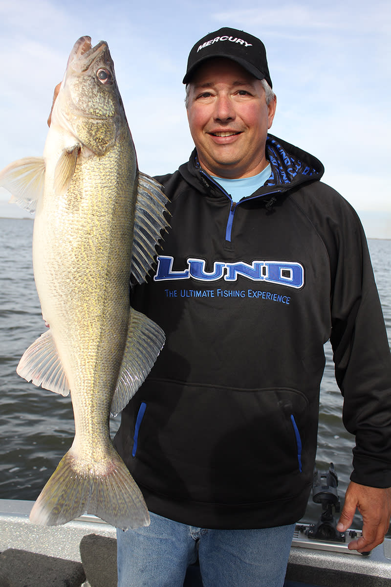 Catching a Bunch of Winter Walleyes with Johnnie Candle