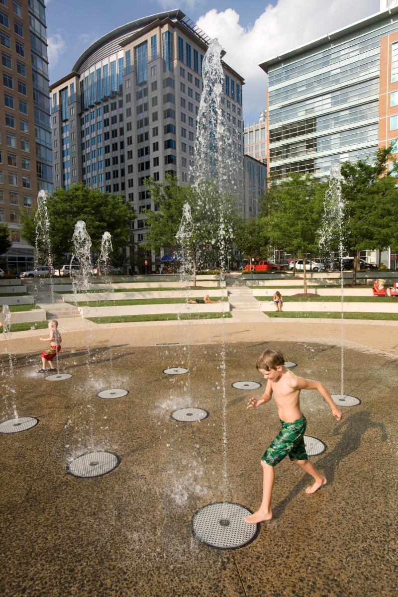 Reston Town Center - Spray Ground - Water - Family