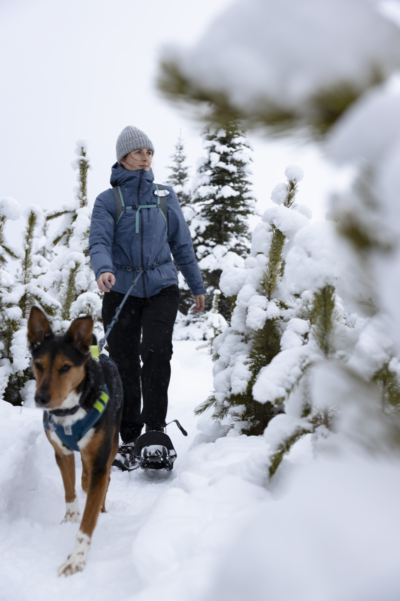MWMedia_Snowshoeing_KelownaNordic_SnowyHilton