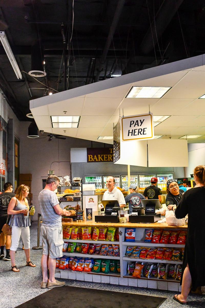 Bakery with a line of people