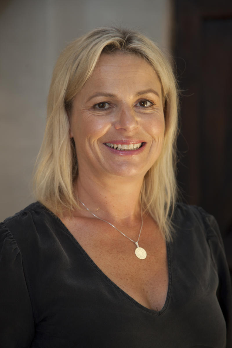 Fiona Stevens, MajorDomo